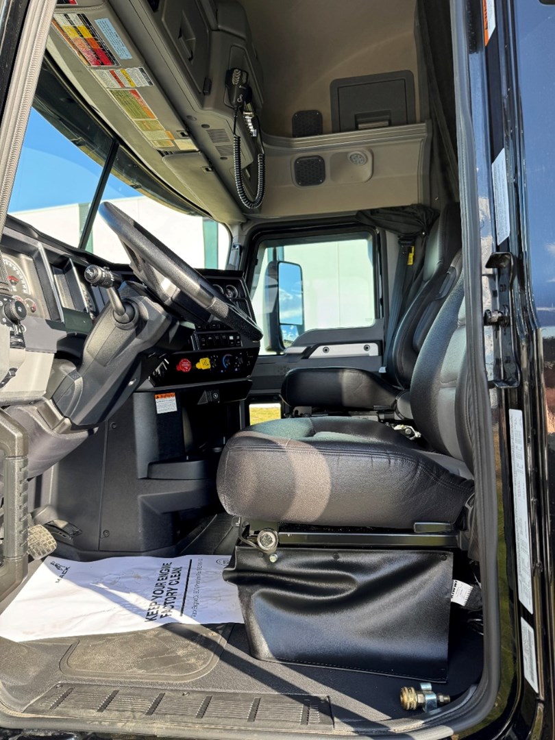 2023 MACK AN64T - USED TRUCKS SLEEPER - image 12